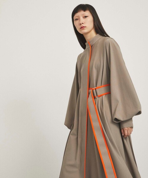 CITY TOKYO（シティトウキョウ）の「パイピング4WAYストレッチドレス（ワンピース・レディース・ベージュ/ブラック・FREE）」の17枚目の写真