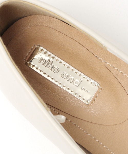 niko and...（ニコアンド）の「オリジナルカットポインテッドパンプス（パンプス・レディース・ブラック/アイボリー/ブルー・SMALL/MEDIUM/LARGE）」の10枚目の写真
