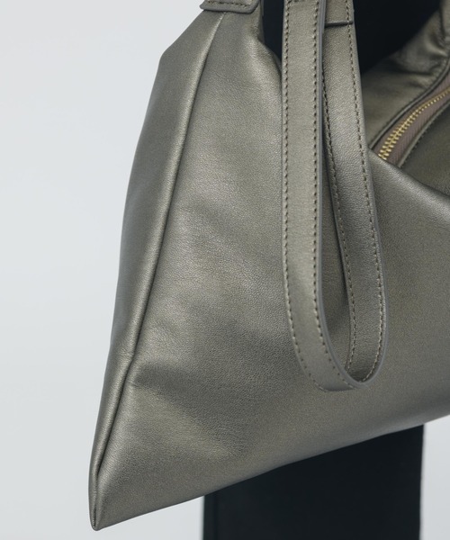 NEUNA（ヌナ）の「【4way】【普段使いにもオケージョンにも◎】ゴールドチェーン/ヴィーガンレザーショルダーバッグ（ショルダーバッグ・レディース・ホワイト/ブラック/シルバー・FREE）」の20枚目の写真