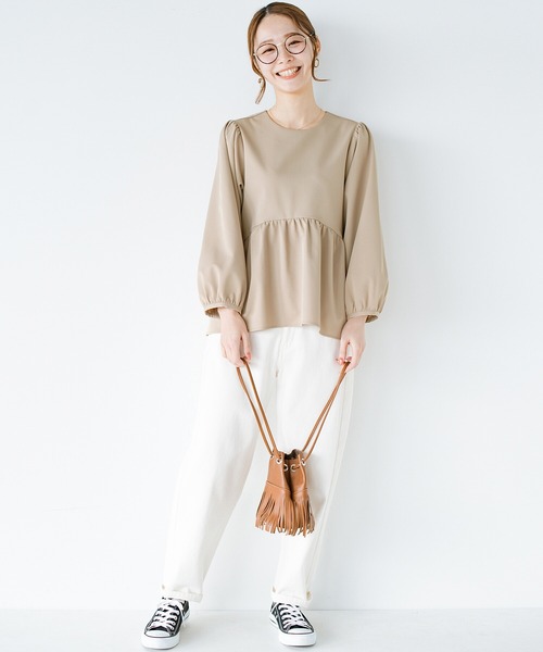 haco!（ハコ）の「これさえあればきちんとシーンも普段遣いもオールマイティー！撥水加工の大人かわいいギャザートップス by que made me（シャツ/ブラウス・レディース・ブラック/ベージュ/ネイビー・SMALL/MEDIUM/LARGE/X-LARGE）」の5枚目の写真