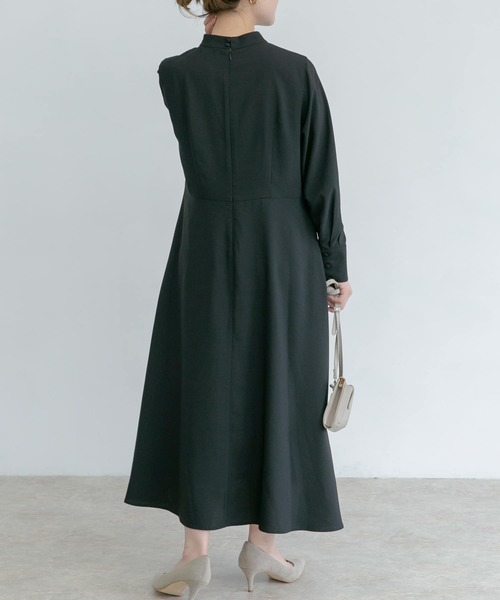 URBAN RESEARCH ROSSO WOMEN(アーバンリサーチ ロッソ)の「フロントピンタックワンピース(ワンピース・レディース・ブラック/ベージュ/ピンク・FREE)」の11枚目の写真