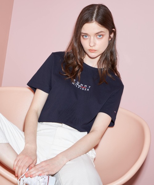 TOMMY HILFIGER(トミーヒルフィガー)の「【オンライン限定】スクエアロゴTシャツ(Tシャツ/カットソー・メンズ・ホワイト/ライトブルー/カーキ/ブラック/ネイビー/オレンジ・MEDIUM/SMALL/LARGE/X-LARGE/XX-LARGE)」の5枚目の写真