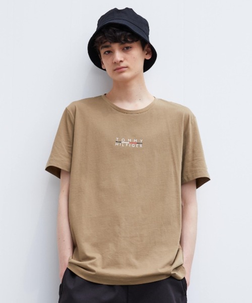 TOMMY HILFIGER(トミーヒルフィガー)の「【オンライン限定】スクエアロゴTシャツ(Tシャツ/カットソー・メンズ・ホワイト/ライトブルー/カーキ/ブラック/ネイビー/オレンジ・MEDIUM/SMALL/LARGE/X-LARGE/XX-LARGE)」の3枚目の写真