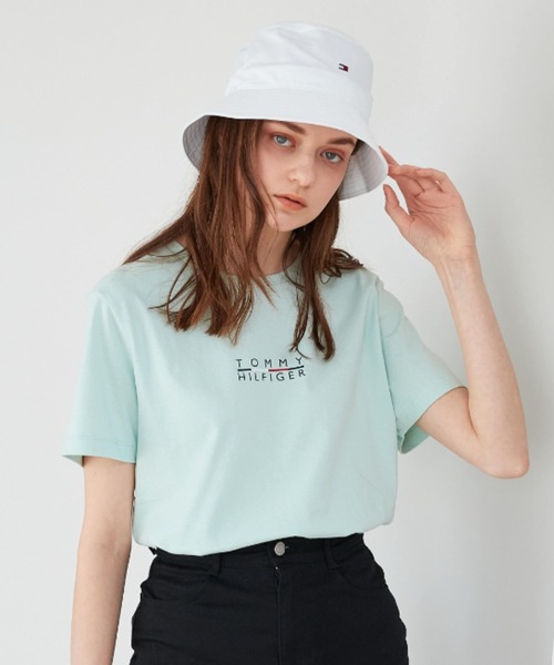 TOMMY HILFIGER(トミーヒルフィガー)の「【オンライン限定】スクエアロゴTシャツ(Tシャツ/カットソー・メンズ・ホワイト/ライトブルー/カーキ/ブラック/ネイビー/オレンジ・MEDIUM/SMALL/LARGE/X-LARGE/XX-LARGE)」の4枚目の写真