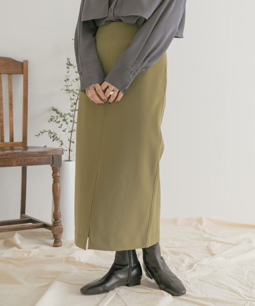 ITEMS URBANRESEARCH（アイテムズ アーバンリサーチ）の「フィブリルレザースカート（スカート・レディース・ブラック/カーキ・FREE）」の12枚目の写真