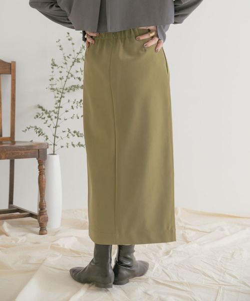 ITEMS URBANRESEARCH（アイテムズ アーバンリサーチ）の「フィブリルレザースカート（スカート・レディース・ブラック/カーキ・FREE）」の13枚目の写真