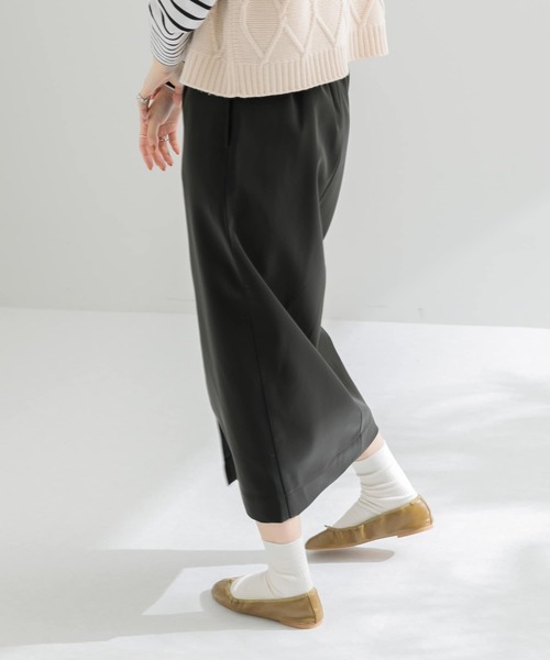 ITEMS URBANRESEARCH（アイテムズ アーバンリサーチ）の「フィブリルレザースカート（スカート・レディース・ブラック/カーキ・FREE）」の4枚目の写真