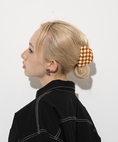 X-girl（エックスガール）の「CLAW CLIP（バレッタ/ヘアクリップ・レディース・ブラック/ベージュ/ブルー・ONE SIZE）」の3枚目の写真