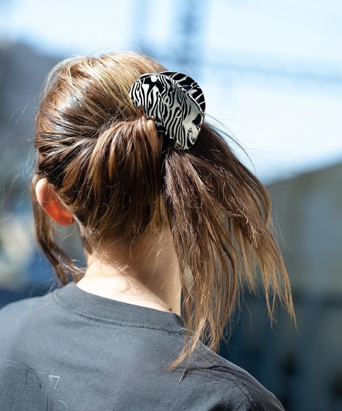 X-girl（エックスガール）の「CLAW CLIP（バレッタ/ヘアクリップ・レディース・ブラック/ベージュ/ブルー・ONE SIZE）」の16枚目の写真