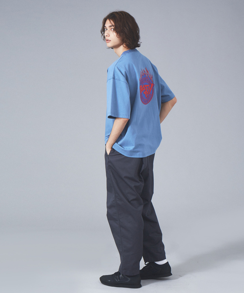 BAD BOY（バッドボーイ）の「【BADBOY / バッドボーイ】BADBOYCLUB ファイヤーパターン ロゴ Tシャツ（Tシャツ/カットソー・メンズ・ホワイト/ライトブルー/ブラック・M/L）」の6枚目の写真