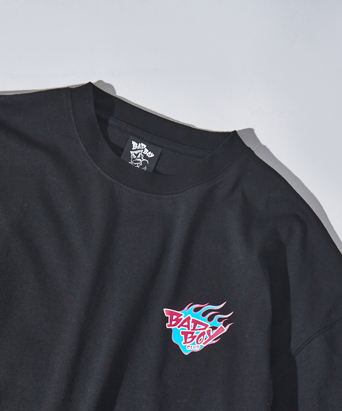 BAD BOY（バッドボーイ）の「【BADBOY / バッドボーイ】BADBOYCLUB ファイヤーパターン ロゴ Tシャツ（Tシャツ/カットソー・メンズ・ホワイト/ライトブルー/ブラック・M/L）」の8枚目の写真
