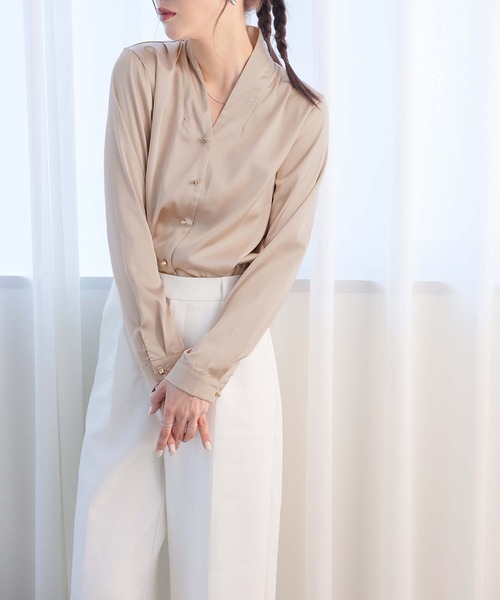 Girly Doll(ガーリードール)の「Vネックシャツブラウス(シャツ/ブラウス・レディース・ホワイト/ブラック/グレー/ブルー/ベージュ・M/L)」の20枚目の写真
