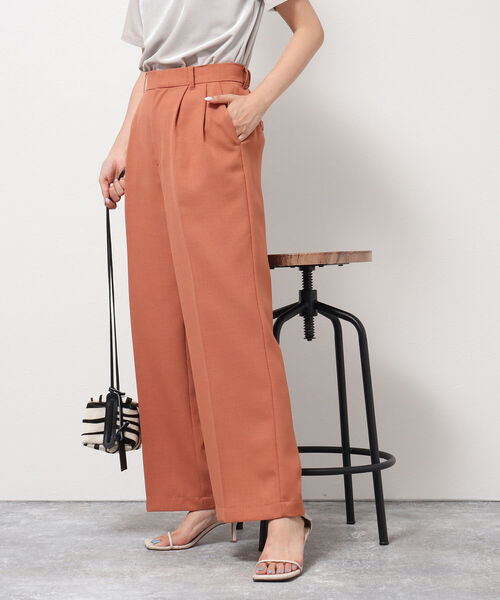 NOLLEY’S（ノーリーズ）の「◇【WEB限定】カラータックパンツ（その他パンツ・レディース・ベージュ/ネイビー/ブラウン/ラベンダー・40/38/36）」の2枚目の写真