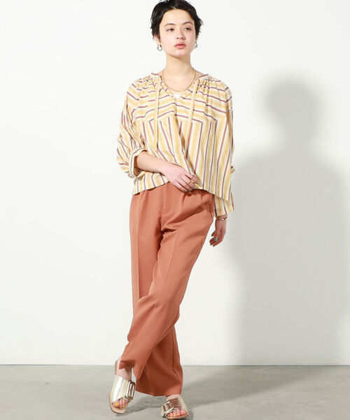 NOLLEY’S（ノーリーズ）の「◇【WEB限定】カラータックパンツ（その他パンツ・レディース・ベージュ/ネイビー/ブラウン/ラベンダー・40/38/36）」の8枚目の写真