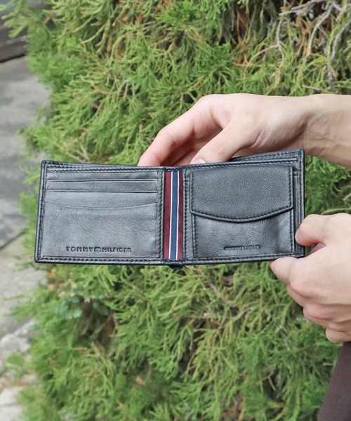 TOMMY HILFIGER(トミーヒルフィガー)の「Tommy Hilfiger/トミーヒルフィガー Passcase coin wallet 財布(財布・メンズ・ブラック・FREE)」の3枚目の写真