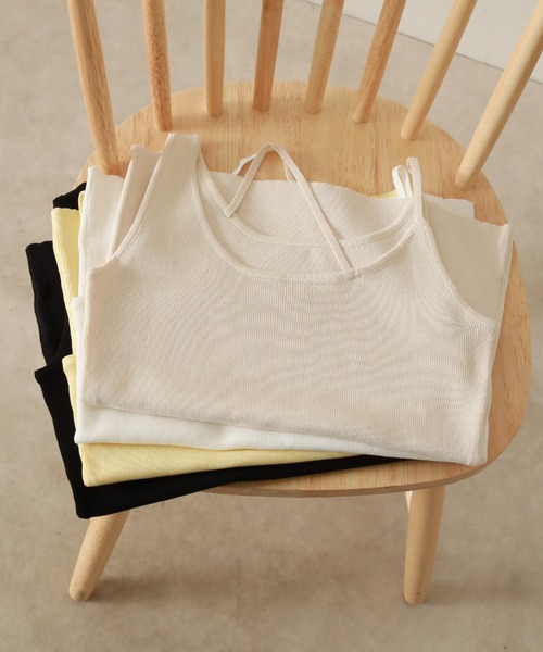 Cheek（チーク）の「アシメストラップニットキャミソール（キャミソール・レディース・ブラック/ベージュ/オフホワイト/イエロー・MEDIUM）」の4枚目の写真