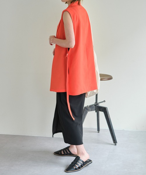 COLONY 2139（コロニートゥーワンスリーナイン）の「新色追加 / リネンライクサイドオープンテーラードベスト / オープンサイドジレ（ベスト・レディース・ブラック/アイボリー/オレンジ・FREE）」の13枚目の写真