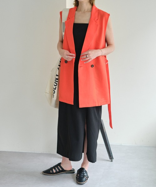 COLONY 2139（コロニートゥーワンスリーナイン）の「新色追加 / リネンライクサイドオープンテーラードベスト / オープンサイドジレ（ベスト・レディース・ブラック/アイボリー/オレンジ・FREE）」の14枚目の写真