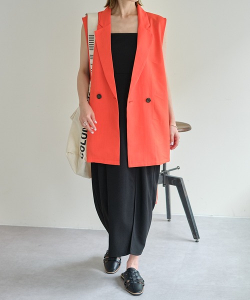 COLONY 2139（コロニートゥーワンスリーナイン）の「新色追加 / リネンライクサイドオープンテーラードベスト / オープンサイドジレ（ベスト・レディース・ブラック/アイボリー/オレンジ・FREE）」の4枚目の写真