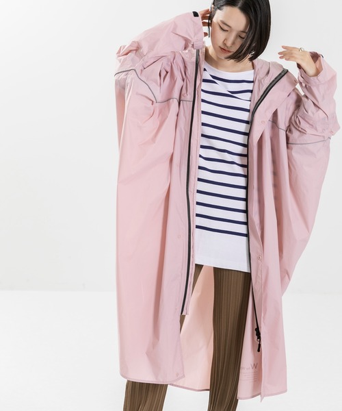 URBAN RESEARCH(アーバンリサーチ)の「『WEB限定』w.p.c レインバイシクルスリーブポンチョ(ポンチョ・レディース・ベージュ/ピンク/グリーン・FREE)」の3枚目の写真