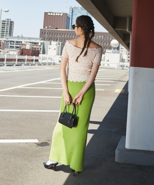 SHAGGIE（シャギー）の「オフショル小花柄メロウトップス（Tシャツ/カットソー・レディース・ホワイト/ピンク・FREE）」の8枚目の写真