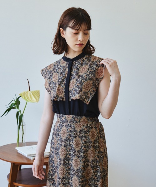 idem（イデム）の「paisley collar blouse/ペイズリーノースリブラウス（シャツ/ブラウス・レディース・ブラック/ブルー・FREE）」の4枚目の写真