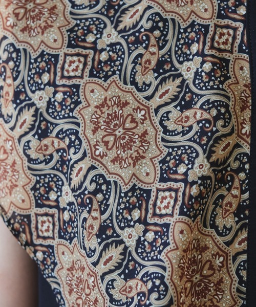 idem（イデム）の「paisley collar blouse/ペイズリーノースリブラウス（シャツ/ブラウス・レディース・ブラック/ブルー・FREE）」の14枚目の写真