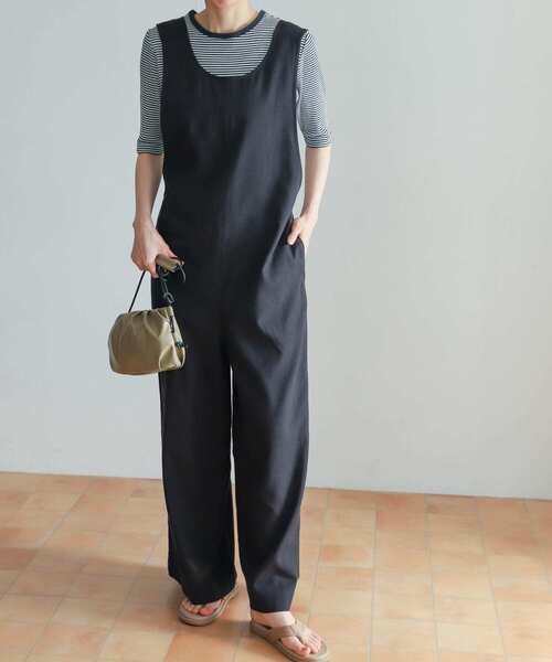 URBAN RESEARCH DOORS(アーバンリサーチドアーズ)の「バックリボンオールインワン(サロペット/オーバーオール・レディース・ブラック/ベージュ・MEDIUM)」の2枚目の写真