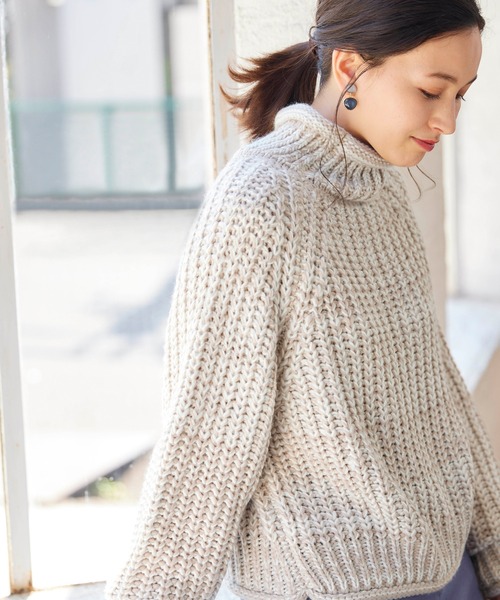 BELLUNA PLUS(ベルーナ)の「ロールアップロービングニット(ニット/セーター・レディース・ベージュ/グリーン/ラベンダー・MEDIUM)」の16枚目の写真