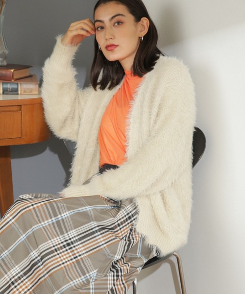 ROSE BUD（ローズバッド）の「フェザーヤーンカーデ（カーディガン/ボレロ・レディース・ホワイト/ブラック/ピンク/オレンジ/ブルー/グリーン/ボルドー・FREE）」の2枚目の写真