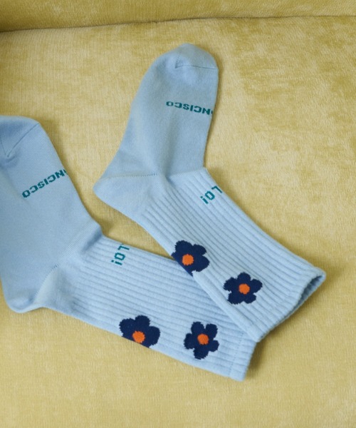 CIAOPANIC TYPY(チャオパニックティピー)の「【靴下屋×TYPY】フラワーロゴクルーソックス(ソックス/靴下・レディース・オフホワイト/サックスブルー・ONE SIZE)」の2枚目の写真