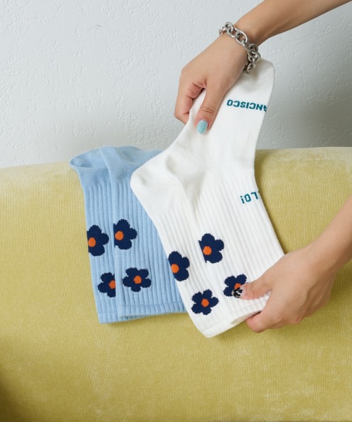 CIAOPANIC TYPY(チャオパニックティピー)の「【靴下屋×TYPY】フラワーロゴクルーソックス(ソックス/靴下・レディース・オフホワイト/サックスブルー・ONE SIZE)」の10枚目の写真