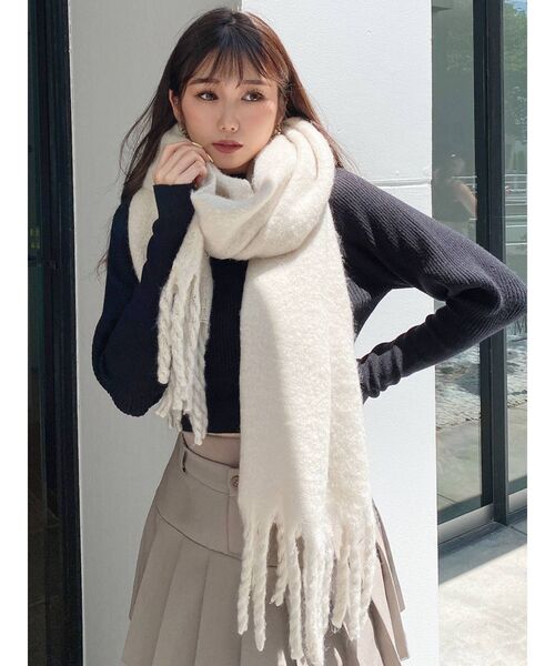 GYDA（ジェイダ）の「THICK FRINGE ストール（ストール/ショール・レディース・アイボリー/マスタード・FREE）」の9枚目の写真