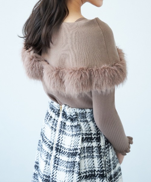 ファー付きケープライク袖口フリルリブニットプルオーバー（ニット/セーター）｜tocco closet（トッコ クローゼット）