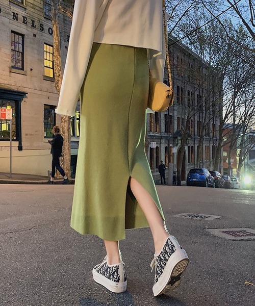 Chaco closet(チャコ クローゼット)の「ニットスリットナロースカート(スカート・レディース・グレー/ブラック/グリーン/パープル・FREE)」の13枚目の写真