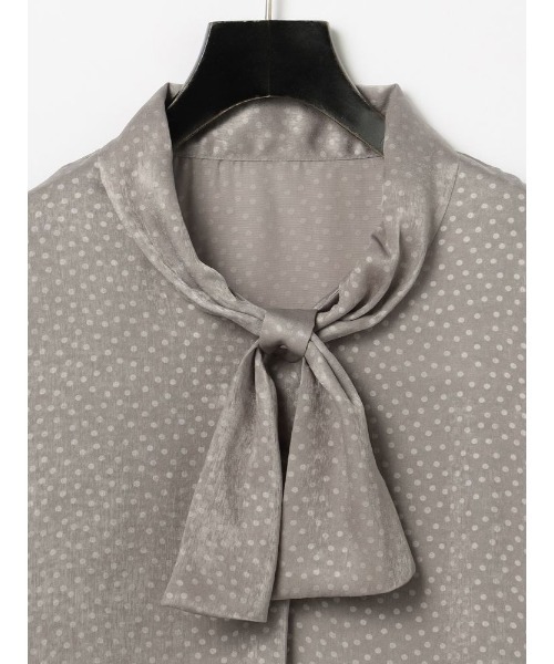 Perfect Suit FActory（パーフェクトスーツファクトリー）の「ドット　リボンタイブラウス　クリーム/グレー/ブラウン（シャツ/ブラウス・レディース・グレー/ブラウン/クリーム・S/M/L）」の16枚目の写真
