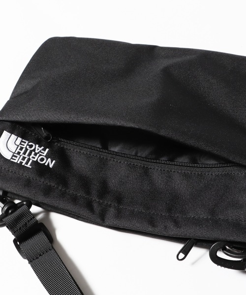 THE NORTH FACE(ザノースフェイス)の「THE NORTH FACE/ザノースフェイス Slim Cross Bag クロスバック(ショルダーバッグ・メンズ・ブラック・FREE)」の7枚目の写真