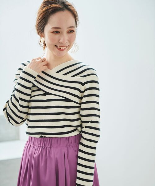 le.coeur blanc（ルクールブラン）の「クロスデザインニットプルオーバー（ニット/セーター・レディース・ホワイト系その他/アイボリー/ブラック/ブラック系その他・38）」の3枚目の写真