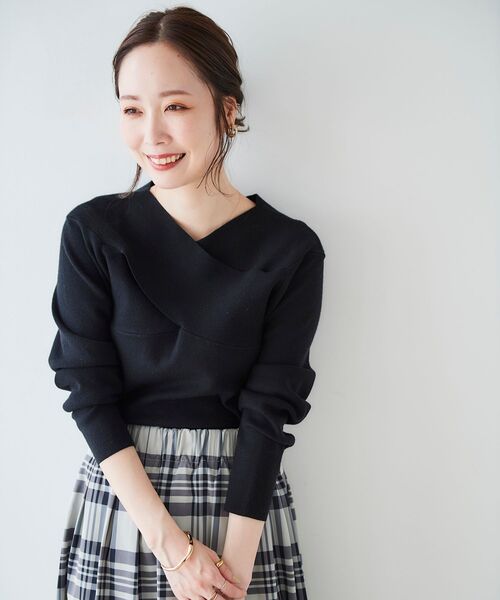 le.coeur blanc（ルクールブラン）の「クロスデザインニットプルオーバー（ニット/セーター・レディース・ホワイト系その他/アイボリー/ブラック/ブラック系その他・38）」の6枚目の写真