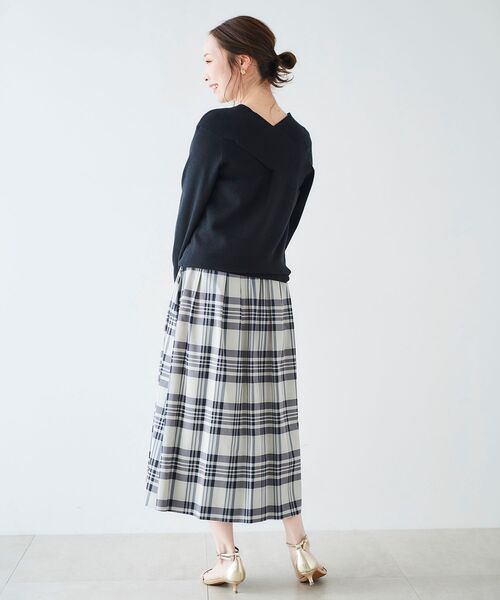 le.coeur blanc（ルクールブラン）の「クロスデザインニットプルオーバー（ニット/セーター・レディース・ホワイト系その他/アイボリー/ブラック/ブラック系その他・38）」の12枚目の写真