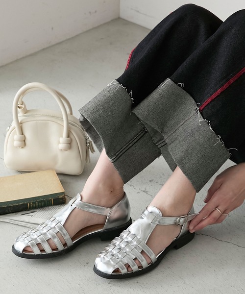 BONLECILL（ボンルシール）の「細ストラップ グルカサンダル（サンダル・レディース・ホワイト/ブラウン/レッド/ブラック/シルバー/ゴールド・S/M/L）」の5枚目の写真