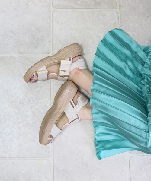 moz（モズ）の「moz(モズ) 厚底ダブルベルトチュールシアーサンダル（サンダル・レディース・ブラック/ベージュ・L/LL/M/S）」の5枚目の写真