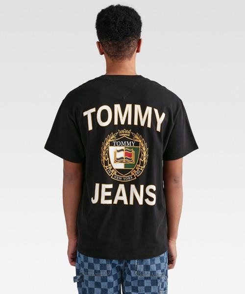 tommy jeans(トミー ジーンズ)の「【オンライン限定】エンブレムバックロゴTシャツ(Tシャツ/カットソー・メンズ・ホワイト/ブラック・SMALL/MEDIUM/LARGE/X-LARGE/XX-LARGE)」の6枚目の写真