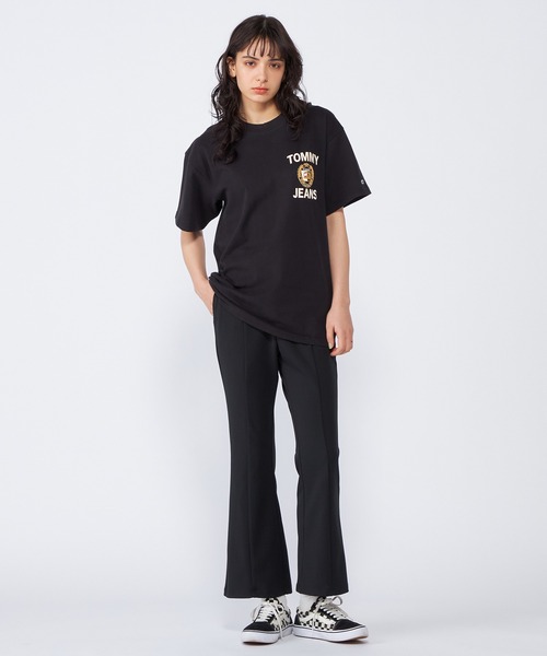 tommy jeans(トミー ジーンズ)の「【オンライン限定】エンブレムバックロゴTシャツ(Tシャツ/カットソー・メンズ・ホワイト/ブラック・SMALL/MEDIUM/LARGE/X-LARGE/XX-LARGE)」の10枚目の写真