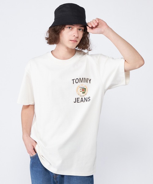 tommy jeans(トミー ジーンズ)の「【オンライン限定】エンブレムバックロゴTシャツ(Tシャツ/カットソー・メンズ・ホワイト/ブラック・SMALL/MEDIUM/LARGE/X-LARGE/XX-LARGE)」の12枚目の写真