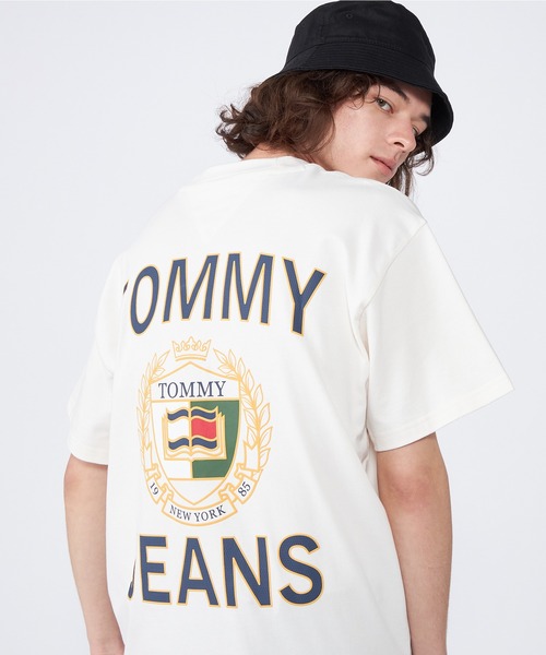 tommy jeans(トミー ジーンズ)の「【オンライン限定】エンブレムバックロゴTシャツ(Tシャツ/カットソー・メンズ・ホワイト/ブラック・SMALL/MEDIUM/LARGE/X-LARGE/XX-LARGE)」の13枚目の写真