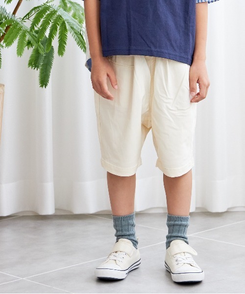 MAKE YOUR DAY(メイクユアデイ)の「スーパーストレッチ5.5分丈タックパンツ■80~140cm(その他パンツ・キッズ・ベージュ/ブラック/アイボリー/カーキ・120/140/80/130/90/110/100)」の3枚目の写真