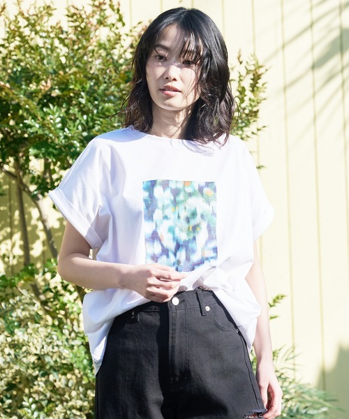LB/S (エルビーエス)の「汗染みの目立ちにくいTシャツ ZEROSTAIN ゼロステイン 撥水性 UVカット ローカルラウンドプリント ボタニカルプリント Tシャツ(Tシャツ/カットソー・レディース・ホワイト/ダークベージュ/ピンク系その他/ブラック/イエロー/ミント・MEDIUM/LARGE)」の10枚目の写真