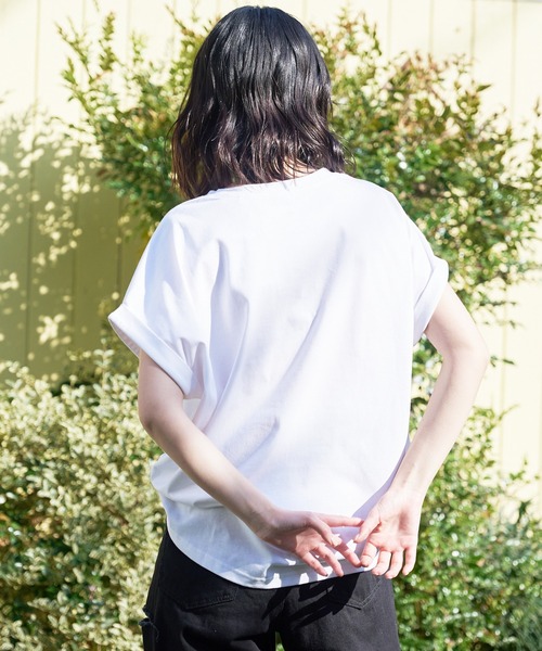 LB/S (エルビーエス)の「汗染みの目立ちにくいTシャツ ZEROSTAIN ゼロステイン 撥水性 UVカット ローカルラウンドプリント ボタニカルプリント Tシャツ(Tシャツ/カットソー・レディース・ホワイト/ダークベージュ/ピンク系その他/ブラック/イエロー/ミント・MEDIUM/LARGE)」の16枚目の写真