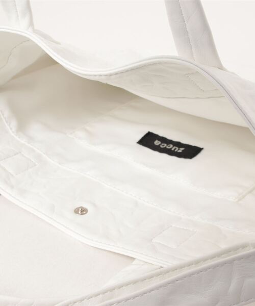 ZUCCa（ズッカ）の「EMBOSSバッグ / P（トートバッグ・レディース・ホワイト/シルバー/ブラック・FREE）」の5枚目の写真